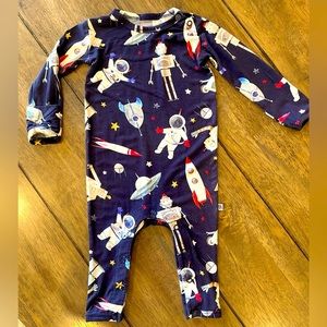 Little Bum Bum’s 3-6 MONTH Bamboo Long-Sleeved Romper. Unisex. Print: Astronaut.